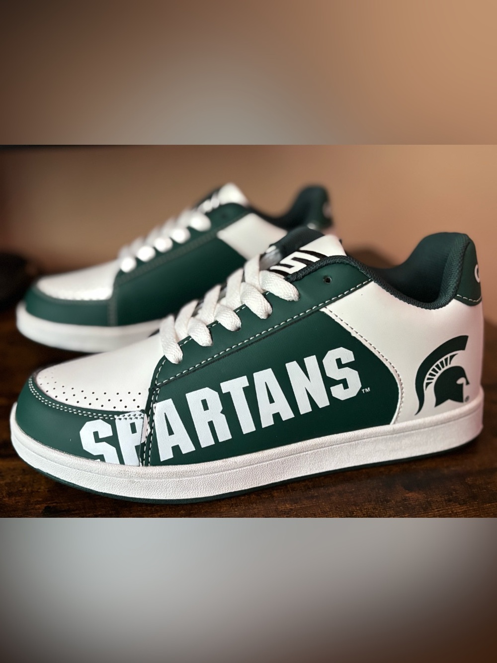 Michigan State University MSU Spartans Low-Top Women's Sneakers in Green & White